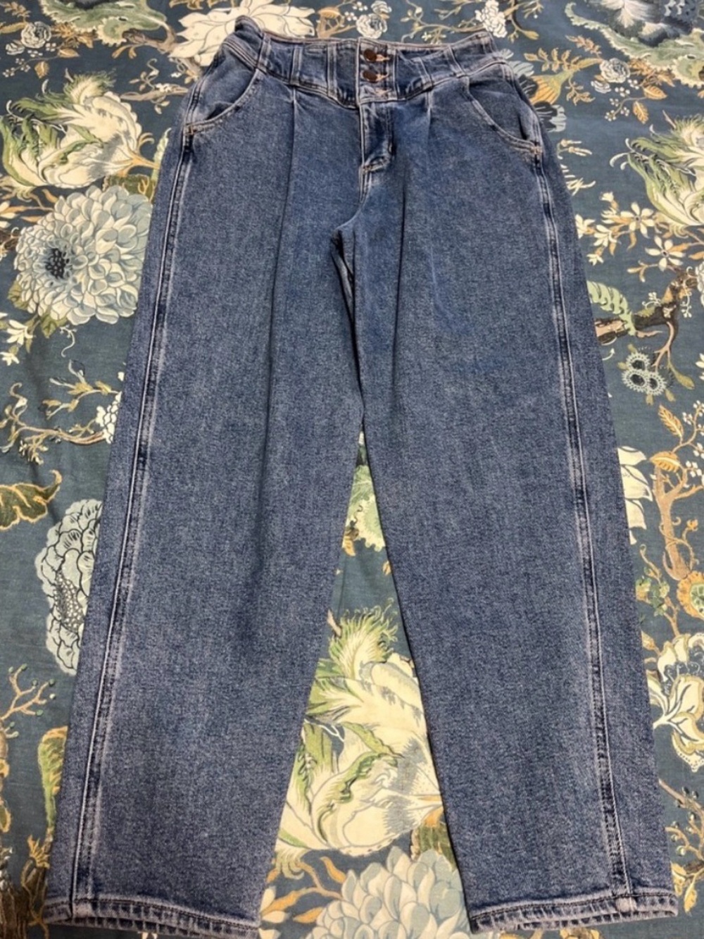 Hollister Relaxed Pleated Jeans Ultra High-Rise 80's